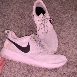 Nike Used Roshe Runs